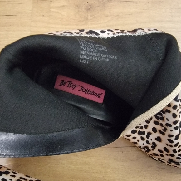 Betsey Johnson Verona Booties - Picture 8 of 12